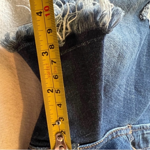 Silver Jeans Women's Blue Distressed Jean Shorts - Picture 2 of 4